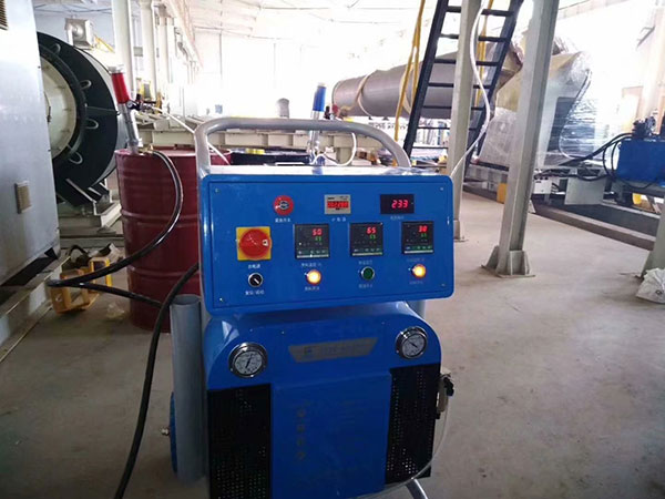 廣東聚脲噴涂機 除鹽水箱聚脲防腐 Q5200型 18KW 保溫管延長(cháng)至120米(圖2) JNJX-Q5200廣東型聚脲噴涂機防腐噴涂施工