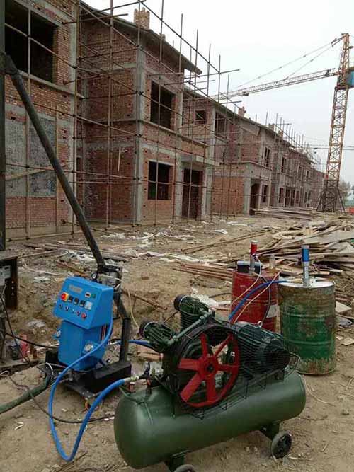 小型噴涂料機多少錢(qián)一臺(圖1) 外墻保溫聚氨酯噴涂機
