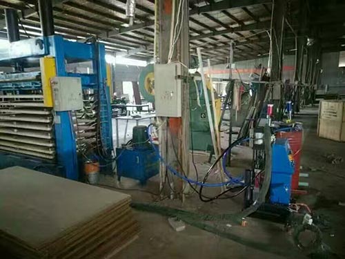 門(mén)板填充發(fā)泡模具澆注聚氨酯 發(fā)泡機器(圖1) 門(mén)板填充發(fā)泡模具澆注聚氨酯 Q2600發(fā)泡機器